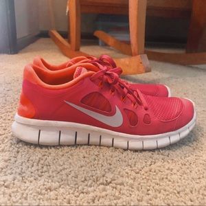 Girls/Women’s Nike Tennis Shoes Size 6.5Y